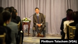 Thailand's Prime Minister Srettha Thavisin meets with members of Thai communities in the US in New York City. Sept 21, 2023.