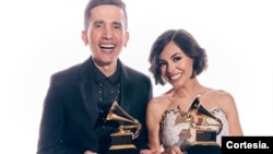 Andrés Salguero y Christina Sanabria, integrantes del dúo colombiano 123 Andrés, ganador del Premio Grammy a Mejor Álbum de Música Infantil. [Foto: Cortesía 123 Andrés]