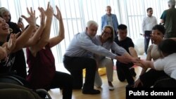 ABŞ səfiri DanceAbility Azerbaijan performans qrupunun seminarında (Mənbə: ABŞ səfirliyi)
