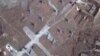 Citra satelit oleh Maxar Technologies menunjukkan pangkalan militer di Danau Donuzlav, Krimea, 12 Februari 2022. (Foto: Maxar Technologies via AFP)