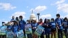 Sejumlah demonstran menggelar aksi unjuk rasa menyerukan pembukaan kesempatan bagi para migran untuk mendapatkan kewarganegaraan di Gedung Capitol di Washington, pada 20 September 2021. (Foto: Reuters/Tom Brenner)