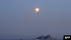 북한은 "핵전투부를 모의한 시험용 전투부"를 장착한 전술탄도미사일을 발사했고, “평양시 력포구역에서 함경북도 김책시 앞 목표섬을 겨냥해 가상적인 핵습격을 진행하면서 표적상공 500m에서 전투부를 공중폭발시켰다”고 주장했다.