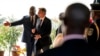 Secrétaire d'Etat ya Ekolo Amerika Antony Blinken (D) na mokonzi ya Ekolo Congo démocratique Félix Tshisekedi na cité ya Union africaine, Kinshasa, 9 sanza ya mwambe 2022.