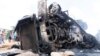 Pemandangan umum reruntuhan truk yang terbakar di Lokoja, Nigeria, pada 23 September 2020. (Foto: Ilustrasi/AFP)
