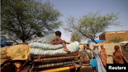 آواره شدن حدود سه میلیون سودانی در پی جنگ داخلی در این کشور.