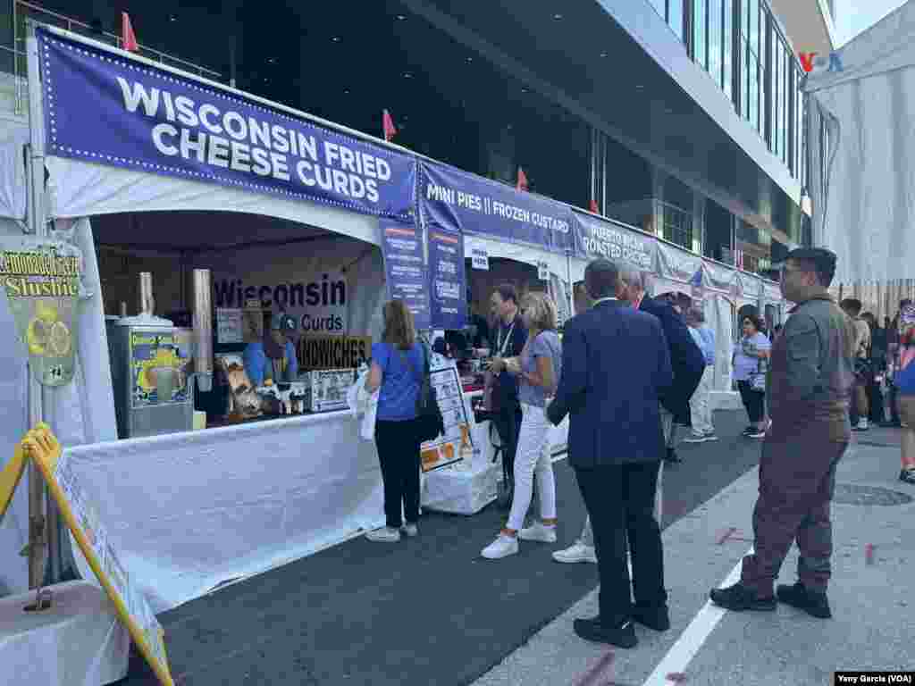 La cocina del estado anfitrión, Wisconsin, también tiene su espacio en el Festival. Los “cheese curds” o bolas de queso frito son los más populares.
