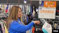Muchos inmigrantes se benefician de estos productos porque encuentras buenos precios y buenas ofertas.