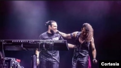 El venezolano Francesco Antonelli anhela que pronto la banda de rock Mago de Oz concrete una fecha en Venezuela y pueda así presentarse como teclista en su país natal.