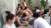 ARCHIVO: Una fotografía publicada por un miembro del grupo de más de 250 cubanos varados en Haití muestra a cubanos cocinando en un albergue donde se hospedaban en Puerto Príncipe hasta el 4 de marzo de 2024. Un grupo de ellos fue evacuado ya.