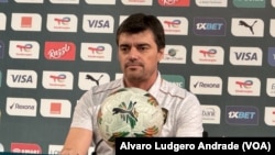 Pedro Gonçalves, treinador da seleção de Angola, Centro de imprensa, Abidjan, Costa do Marfim, 1 fevereiro 2024
