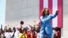 Harris anuncia en Ghana 1.000 millones de dólares para empoderamiento de la mujer