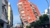 台湾花莲强震后倾斜的住宅楼。(2024年4月3日)