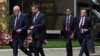 Zyrtarë britanik ndërsa shkojnë në takim me Kryeministrin Keir Starmer për të diskutuar trazirat e ditëve të fundit bë Britani 