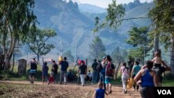 ARCHIVO - Miles de migrantes toman diferentes rutas desde varios países de la región con destino a la frontera sur de Estados Unidos, las redes sociales se han convertido en un soporte de información adentrarse a la travesía.