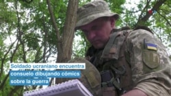 Soldado ucraniano encuentra consuelo dibujando cómics sobre la guerra