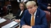Bivši predsjednik Donald Trump sjedi na Krivičnom sudu na Menhetnu, 7. maja 2024. u Njujorku.