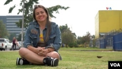 Luderlinda Pérez Carvajal, lideresa social colombiana y defensora de mujeres víctimas de violencia sexual, en enetrevista con la VOA en Bogotá. [Foto: VOA]
