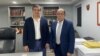 Ricardo Cusanno, presidente de la junta ad-hoc que interviene a la Cruz Roja en Venezuela, posa junto al secretario de esa organización, Mario Santimone, en Caracas.