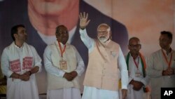 Bosh vazir Narendra Modi Mirut shahrida saylovchilar oldida, 31-mart, 2024