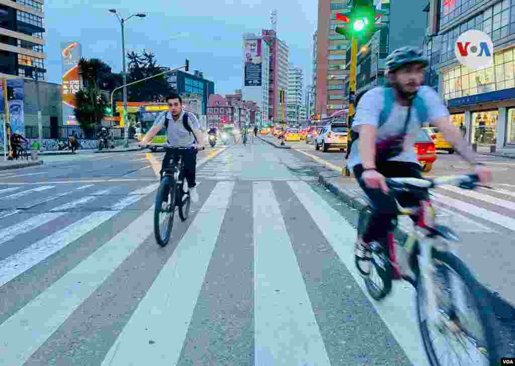 Frente a los casos de inseguridad, la Secretaría de Movilidad ha desarrollado la iniciativa Registro Bici Bogotá, una herramienta implementada desde 2018 que permite identificar a los propietarios de cada bicicleta en la ciudad. 
