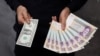 یک کارشناس اقتصادی: ارز ارزان نمی‌شود، دولت دلار را سرکوب کرده است