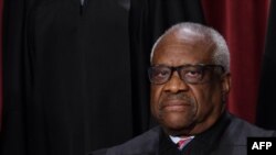 Le juge de la Cour suprême des États-Unis, Clarence Thomas, a accepté des années de voyages de luxe d'un républicain milliardaire, selon un rapport du 6 avril 2023,