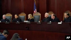 Судот одлучи дека сојузната држава може да го спроведе законот од 1864 година, кој не предвидува исклучоци за силување или инцест, но дозволува абортуси доколку животот на мајката е во опасност