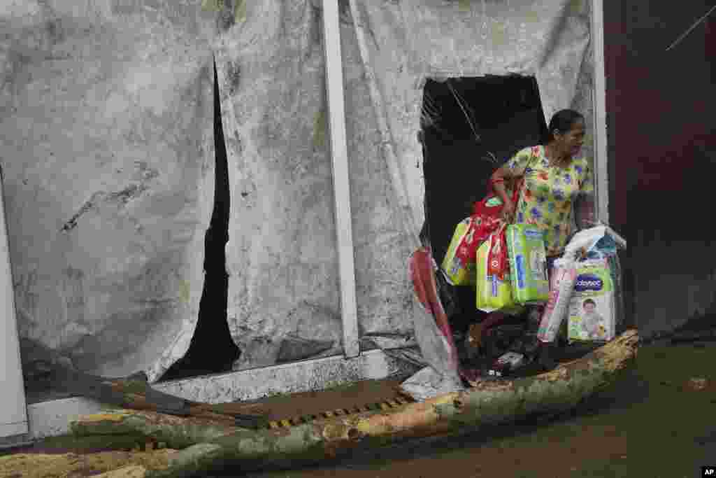 El presidente mexicano lamentó las víctimas y aseguró que Otis fue un huracán más potente que Paulina, que arrasó partes de Acapulco en 1997 y mató a más de 300 personas. 