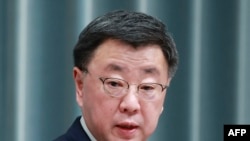 마쓰노 히로카즈 일본 관방장관이 도쿄에서 기자회견하고 있다. (자료사진)