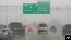 El tráfico es más denso de lo habitual en la I-294 sur con destino a Chicago, el miércoles 22 de febrero de 2023.