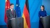 2023年5月9日德国外交部长贝尔伯克(右)与中国外交部长秦刚在德国柏林举行新闻发布会