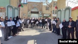Culfa şəhərində müəllimlərin etiraz aksiyası 