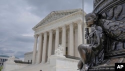 ARCHIVO-Una vista general de la Corte Suprema de Estados Unidos, en Washington, el 25 de abril de 2024. Este jueves 27 de juniode 2024, la Corte estadounidense rechazó un acuerdo entre los estados y un fabricante de opioides en medio de una demanda millonaria.