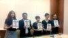 “台湾声援富察连署工作小组”9月15日于台湾立法院召开记者会，呼吁台湾的四位总统参选人重视两岸交流激增的风险，并提出解决之道，让台湾人民免于恐惧（美国之音特约记者李贤摄影）。