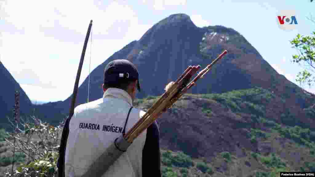 La Guardia Indígena se concibe como un organismo ancestral y es uno de los sistemas de protección de las propias comunidades indígenas en Colombia. 