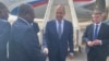 Rossiya Tashqi Ishlar vaziri Sergey Lavrov (markazda) Chadga tashrif buyurmoqda.