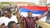 Dimanche après-midi, quelque 30.000 partisans du coup d'Etat, se sont livrés à une démonstration de force dans le plus grand stade du Niger à Niamey.