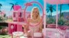 Esta imagen proporcionada por Warner Bros. Pictures muestra a Margot Robbie en una escena de "Barbie". (Fotos de Warner Bros. vía AP)