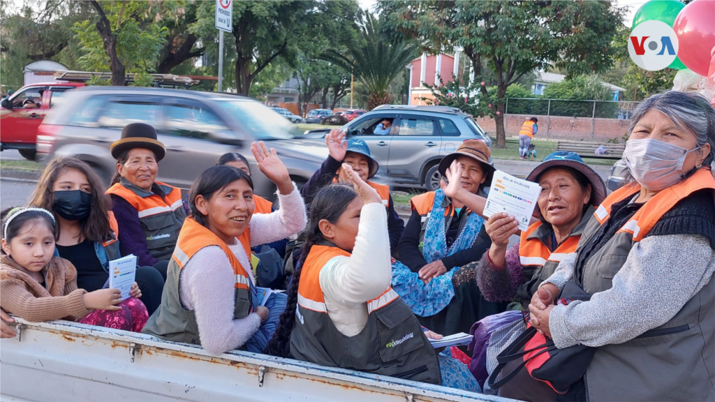 Ecorrecolectoras en Cochabamba. [Foto cortesía de la Asociación de Ecorrecolectoras de Bolivia]