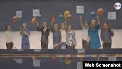 Una de las piezas del artista ruso Pavel Otdelnov, quien escapara de su país tras el inicio de la invasión de Ucrania. [Captura de pantalla video VOA]