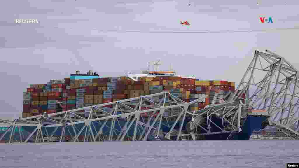 El puente Francis Scott Key de Baltimore colapsó después de un barco que cargaba contenedores colisionó con la estructura y la hizo colapsar.
