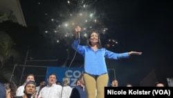 María Corina Machado, candidata de Vente Venezuela, celebra su triunfo en la primaria opositora del domingo 22 de octubre de 2023, desde su comando de campaña, en Caracas.