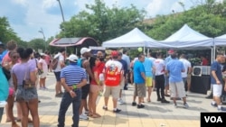Las filas para disfrutar de la comida y las bebidas como el pisco sour en el Taste of Peru, festival gastronómico en Washington DC, fueron el preámbulo para una fiesta peruana este 11 de junio de 2023. [Foto: Mitzi Macias]