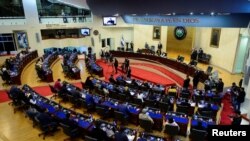 Vista general de una sesión extraordinaria del Congreso de El Salvador, en San Salvador, el 27 de marzo de 2022.