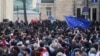 Gruziya fuqaro jamiyati va mediani jilovlashda Rossiya izidan ketmoqda 