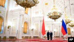 資料照：俄羅斯總統普京為到訪的中國領導人習近平在克里姆林宮舉行歡迎儀式。（2023年3月21日）