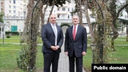  ABŞ-ın Müvəqqəti işlər vəkili Qevara və Qafqaz Danışıqları ürə baş məsləhətçi Luiz Bono
(foto :ABŞ səfirliyi)
