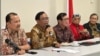 Pertemuan Menkolpol Hukam, Prof. Dr. Mahfud, MD, dan Menkumham Yassona Laoly dengan Eks. siswa Ikatan Dinas (MAHID) di Gedung Pertemuan De Schakel, Amsterdam, 27 Agustus 2023. (IG/yassona.laoly)