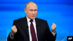 Ruski predsednik Vladimir Putin na konferenciji za novinare u Moskvi