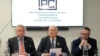 Ketiga anggota parlemen Inggris memberikan konferensi pers di London, 25 Maret 2024. Ketiganya mengatakan mereka telah menjadi sasaran pelecehan dan upaya peretasan oleh China.